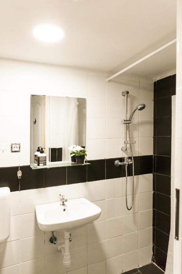 Modern Budget Lofts In The City Centre Будапеща Екстериор снимка
